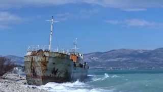 preview picture of video 'Nasukani brod Vranjic na Čiovu'