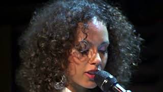 Alicia Keys - You Don’t Know My Name (Songs in A Minor: Live at Joe's Pub, 2011)