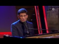 Extra-3-Moderator Christian Ehring am Klavier: „Impfgegner“