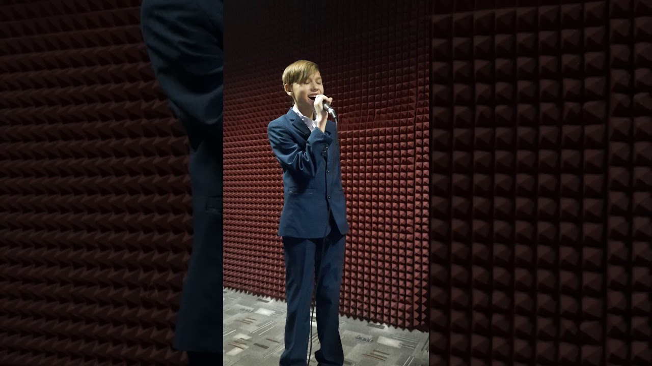 98. Дмитрий Меновщиков "Love is blind"