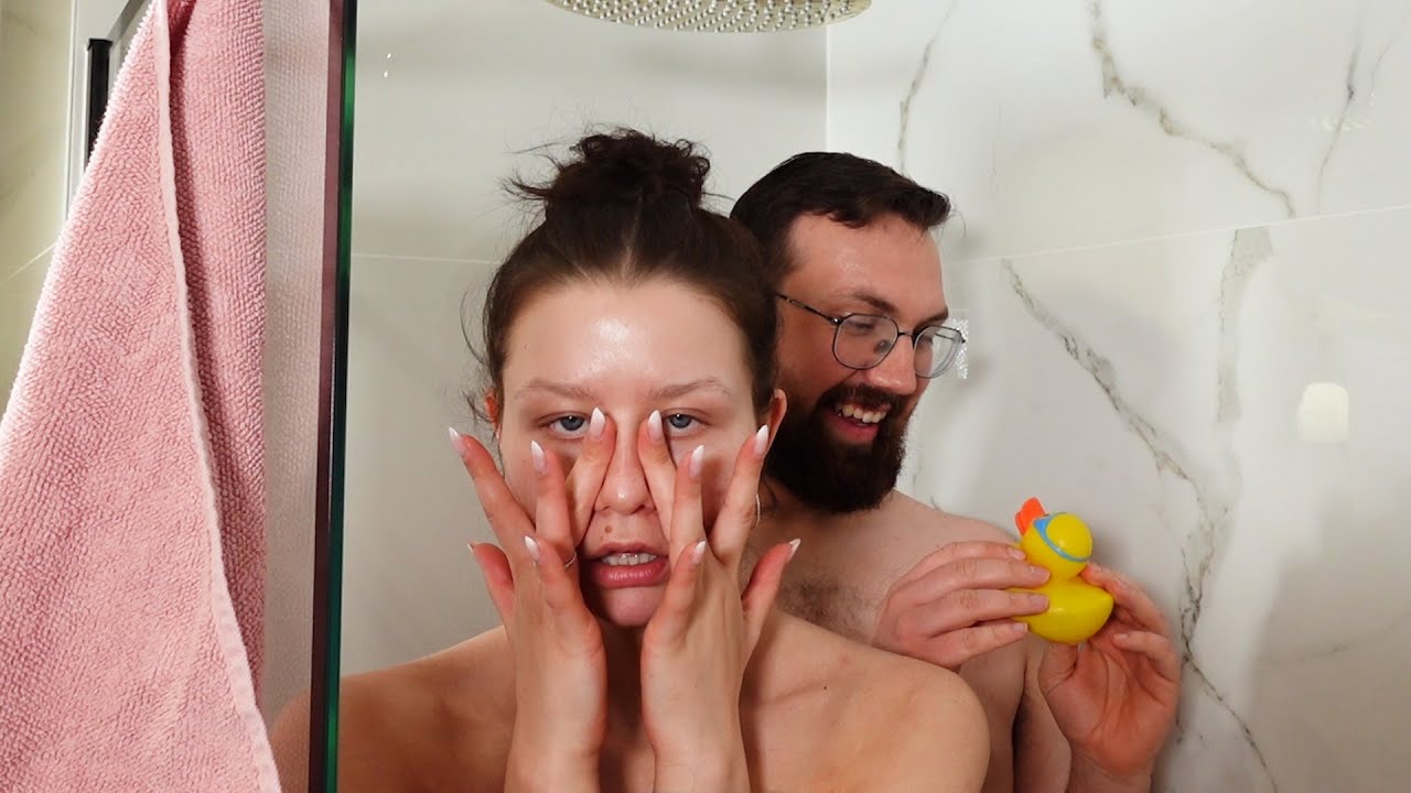 O czym myśli DZIEWCZYNA z CHŁOPAKIEM pod prysznicem