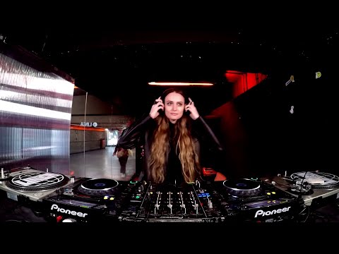 MADWOMAN › LINEA • 08.05.2025