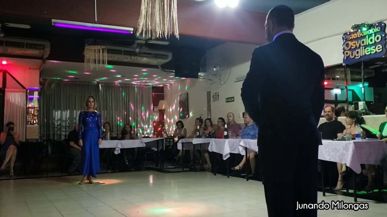 JULIA URRUTY & CLAUDIO GONZALEZ || "Historia de un Amor"