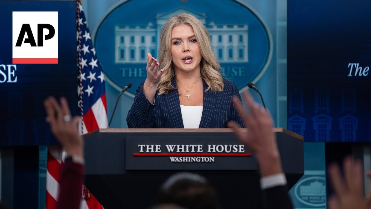 White House defends blocking AP reporter from Oval Office