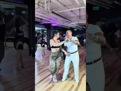 Fernando Sosa & Adolfo Indacochea with Tatiana Bonagura | Negro Bembón – Celia Cruz | Social dance