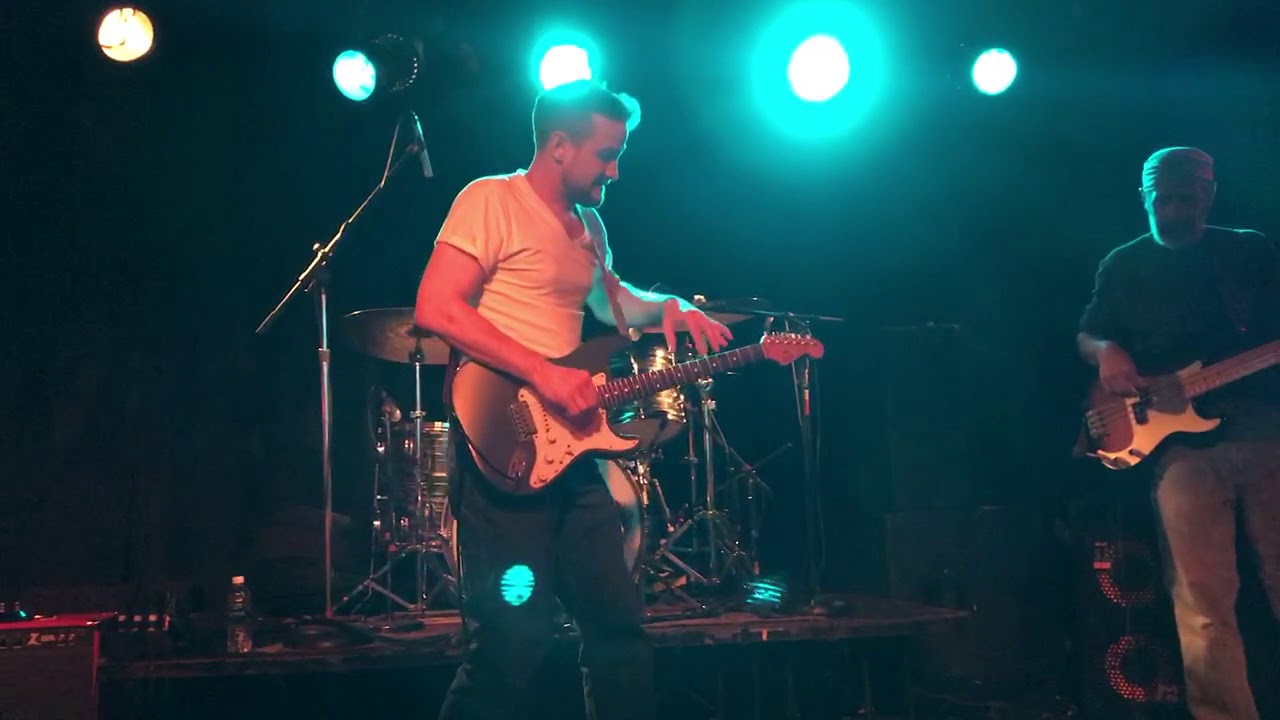 Promotional video thumbnail 1 for Brian Naughton Band