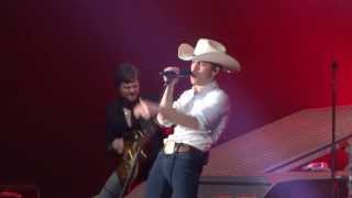 Justin Moore - Redneck Side (1/23/14)