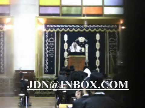 R' Aharon teitelbaum of Satmar with R' Leibish