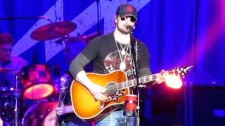 Eric Church live - I&#39;m Gettin&#39; Stoned - in Madison, WI
