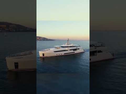 Jeff Bezos' $500 MILLION SUPERYACHT IS INSANE #shorts