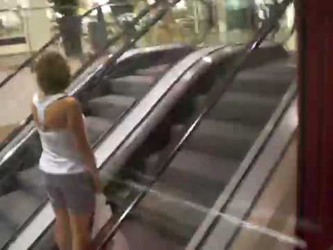 Red KONE Elevator (riding it with Elihamimannesh)