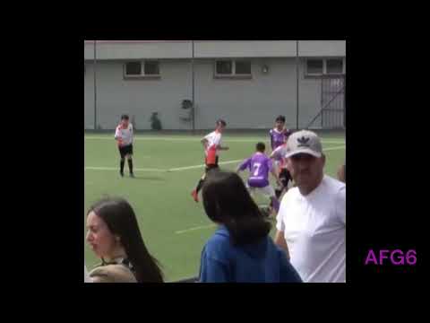 ¡No te pierdas mi regate más épico de mi partido! Haz clic ahora para verlo en acción.