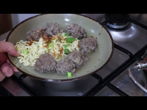 Bakso Sapi Urat -- Indonesian Beef Meatballs w/tendon