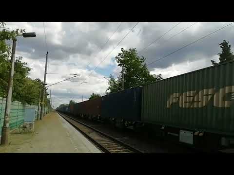 Bahnhof Lauta (NI) (Teil8)- der Bahnübergang Lauta Bhf, Karl-Liebknechtstraße mit Güterzug & der S4.