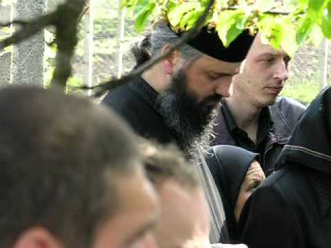 Inmormantarea tatalui Neculai Cobzaru - 26.04.2008