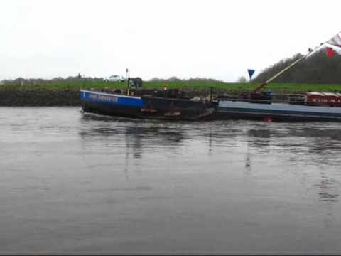 Vorbeifahrt Binnenschiff Tanker Frank Burmester TMS 08043010 zu Tal auf der Hunte