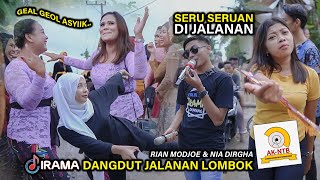 Download lagu NIA DIRGHA SUDAH MULAI USIL SAMA RIAN MODJOE SAAT NYANYI BENANG BIRU DI DANGDUT JALANAN IRAMA DOPANG mp3