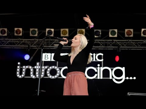 Shannon Saunders - Pure (Radio 1's Big Weekend 2016)