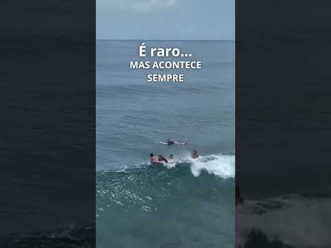 É RARO! Mas acontece sempre… #surf #praia #surfista #surfando #surffeminino #humormeme