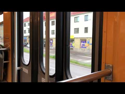 6ans spårvagn från Hjalmar Brantingsplatsen till Wieselgrensplatsen (alla måste stiga av där)