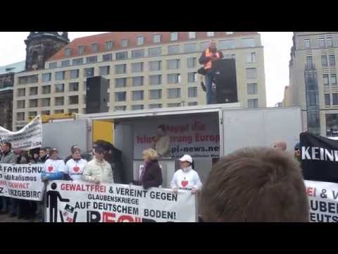 MONTAGSDEMOS IN DRESDEN 06.04.2015 - 22.PEGIDA Spaziergang ( #PEGIDA & #NOPEGIDA)