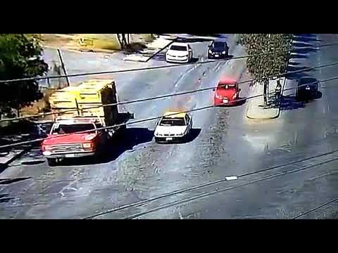 Choque de taxista y tren en escobedo n.l. ,, barragán y juárez