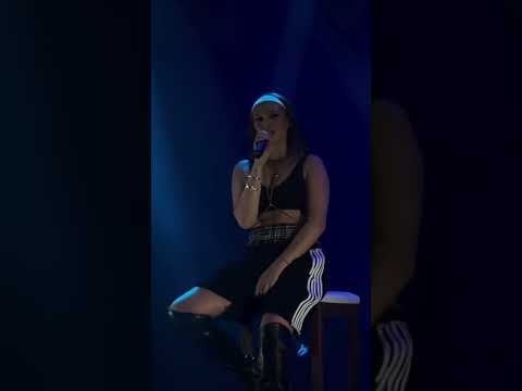 sarah toscano, amarcord | chitarra e voce