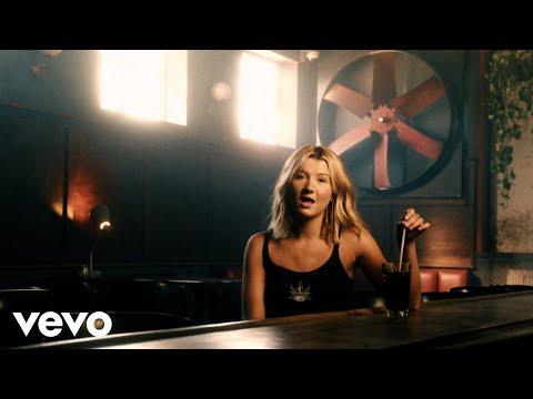 Georgia Webster - X's (Official Lyric Video)