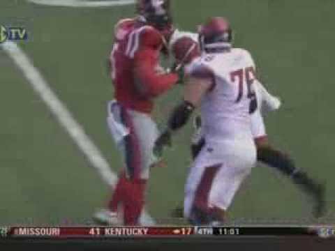 Robert Nkemdiche getting roughed up and triple teamed has had enough.