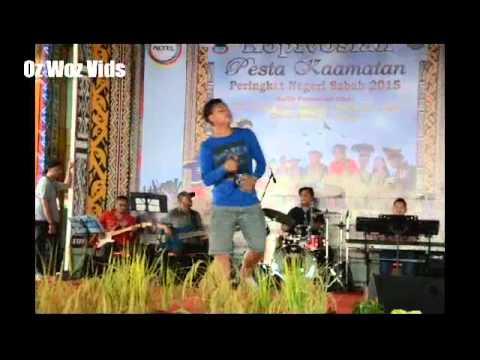 ROLAND DOING A MALAY ROCK  JAMMING WITH THE BAND KDCA 2015