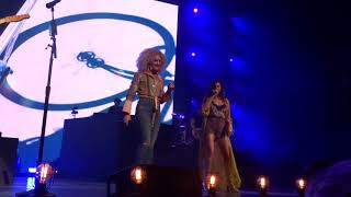 Little Big Town sings &quot;Summer Fever&quot; live on the Bandwagon Tour