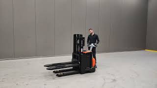 Купить штабелер Toyota SWE 120 - Изображение 4 | Machineryline LT Штабелер Toyota SWE 120 | Изображение 4 - Machineryline