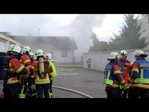 Feuerwehreinsatz bei Kellerbrand in Brühl