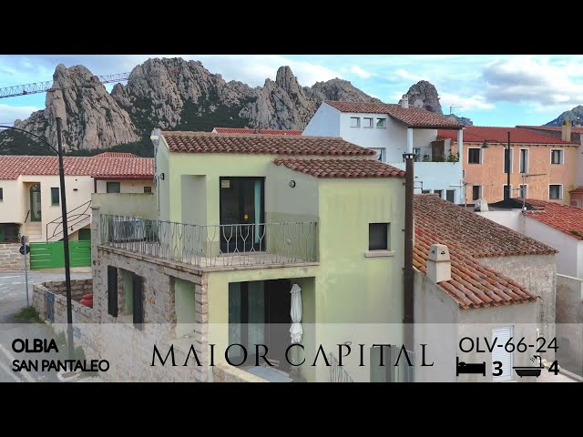 San Pantaleo | Villetta a schiera su tre piani nel cuore del borgo