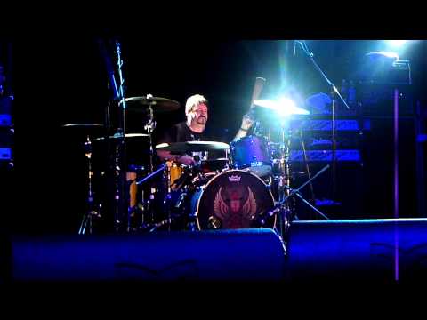 mike vanderhule drum solo Y&T 2010