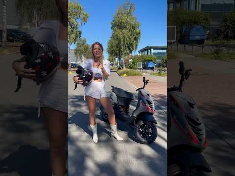 Who can do a wheelie as well as Isa? 🤩 #piaggiozip