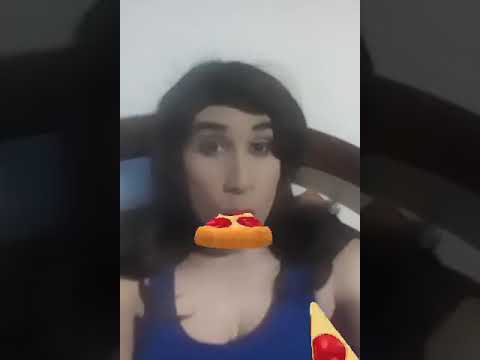 Crossdresser come pizza