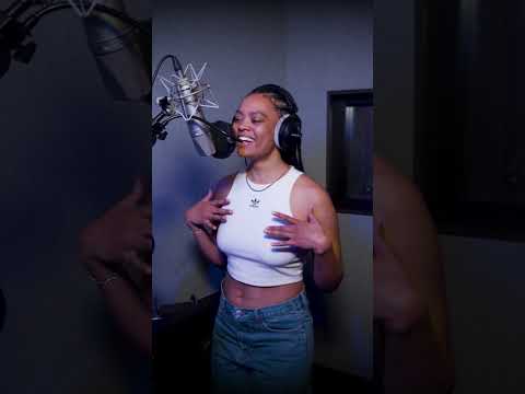 Girls of the Internet feat. shiv - 'Never Ever Ever' (studio video)