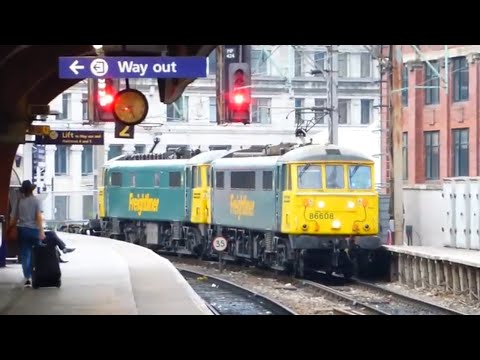 Freightliner 86608 and 86638 passing through Manchester Oxford Road