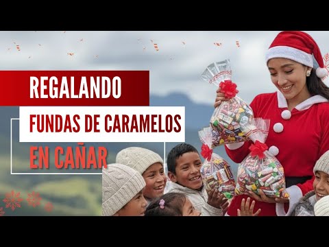 Regalando fundas de caramelos en Cañar