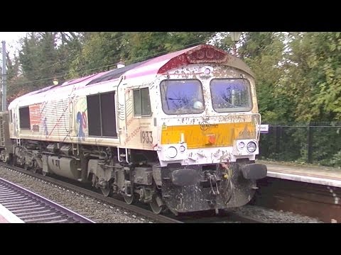 Oh Dear - Look at 66721's new paint job....