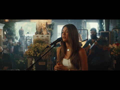 Lauren Watkins - Pretty Please (In A Perfect World: Petal Session)
