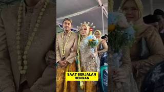 Download lagu when the bride pretends to be beautiful when walking with the groom ‼️#viralbride #marriage #beau... mp3