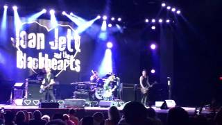 Joan Jett Live in Tampa ~ Victim Of Circumstance