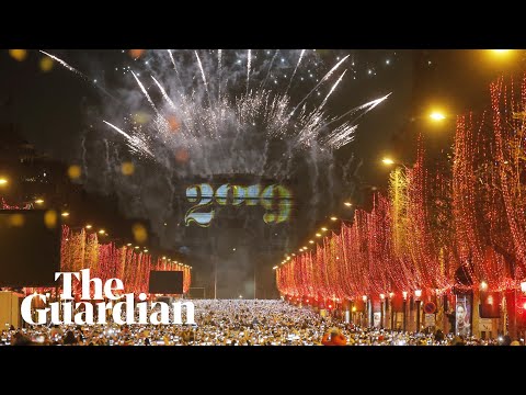 Arc de Triomphe lights up for new year in Paris