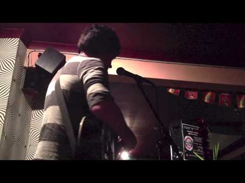 Hywel Pitts - Dogio yn Dinas Dinlle