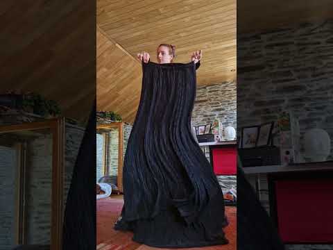 How I turn mysekf into the XENOMORPH QUEEN 👽👑 #cosplay #alien #xenomorph #diy #creative #art