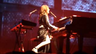 Tori Amos &quot;Oysters&quot; PARTIAL Seattle 2014-07-17