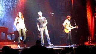 Lady Antebellum singing &#39;Learning To Fly&#39; in NY