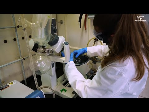 Medicinal Chemistry lab offers students insight into testing and developing new drugs